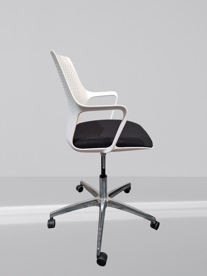 FLEXIFORM MEETING CHAIR IN NEW BLACK FABRIC