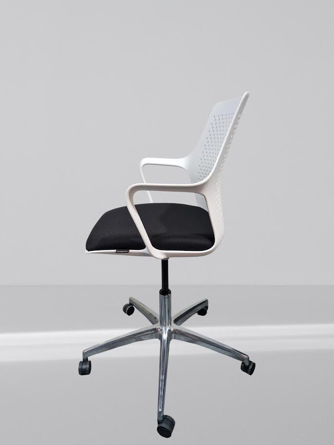 FLEXIFORM MEETING CHAIR IN NEW BLACK FABRIC