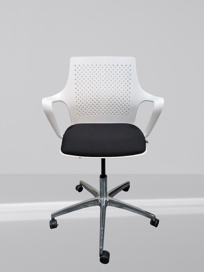 FLEXIFORM MEETING CHAIR IN NEW BLACK FABRIC