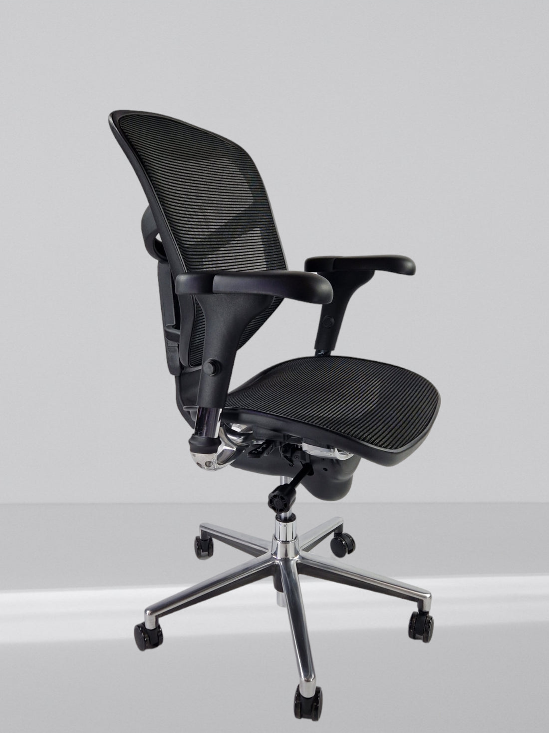 ERGOHUMAN ENJOY BLACK FRAME WITH ALUMINIUM 5 STAR BASE
