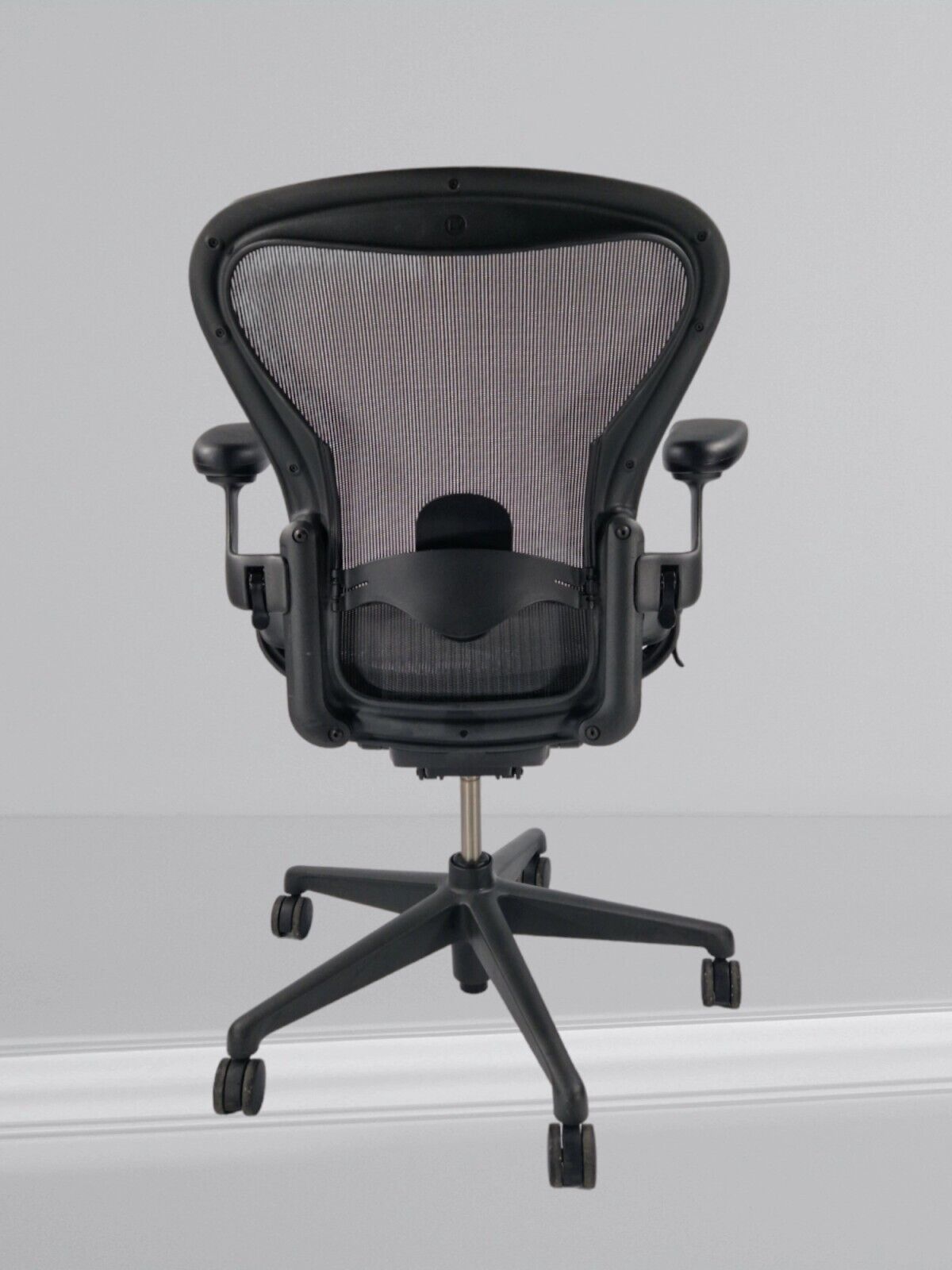 herman miller aeron remastered size b