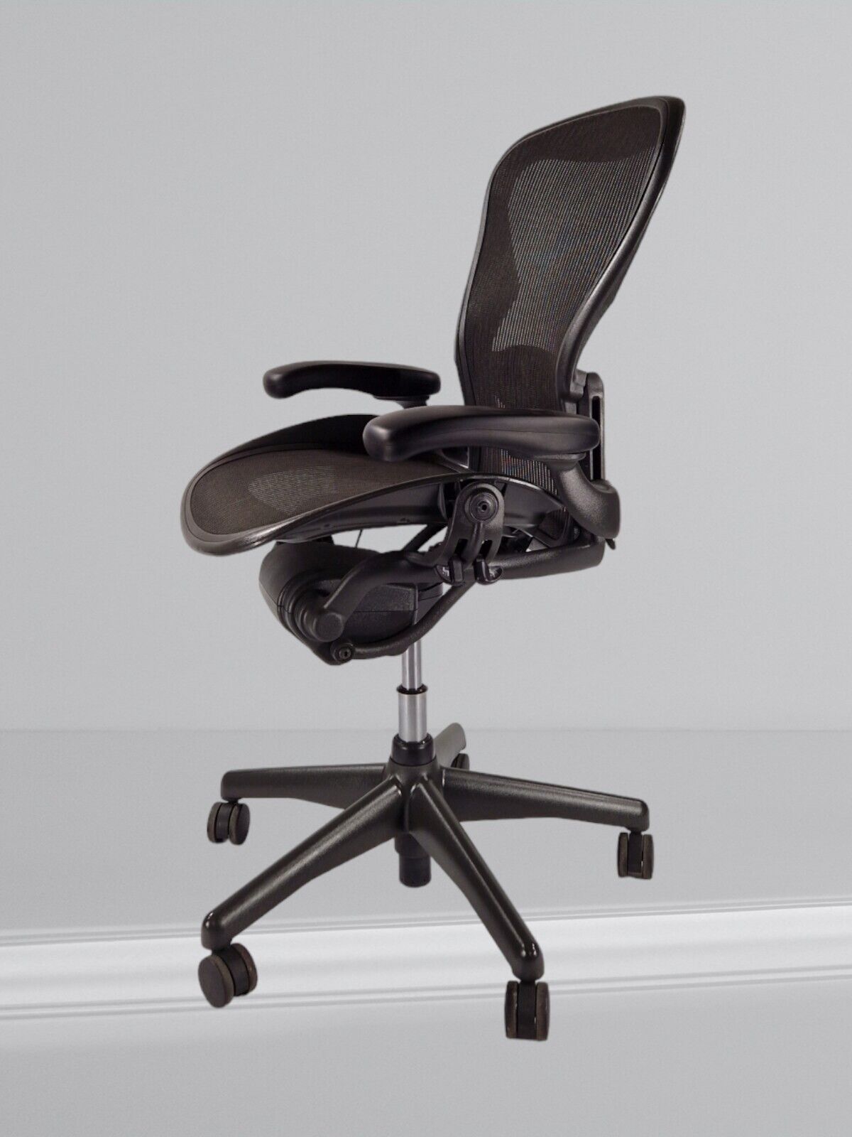 HERMAN MILLER AERON SIZE B FULLY LOADED REFURBISHED