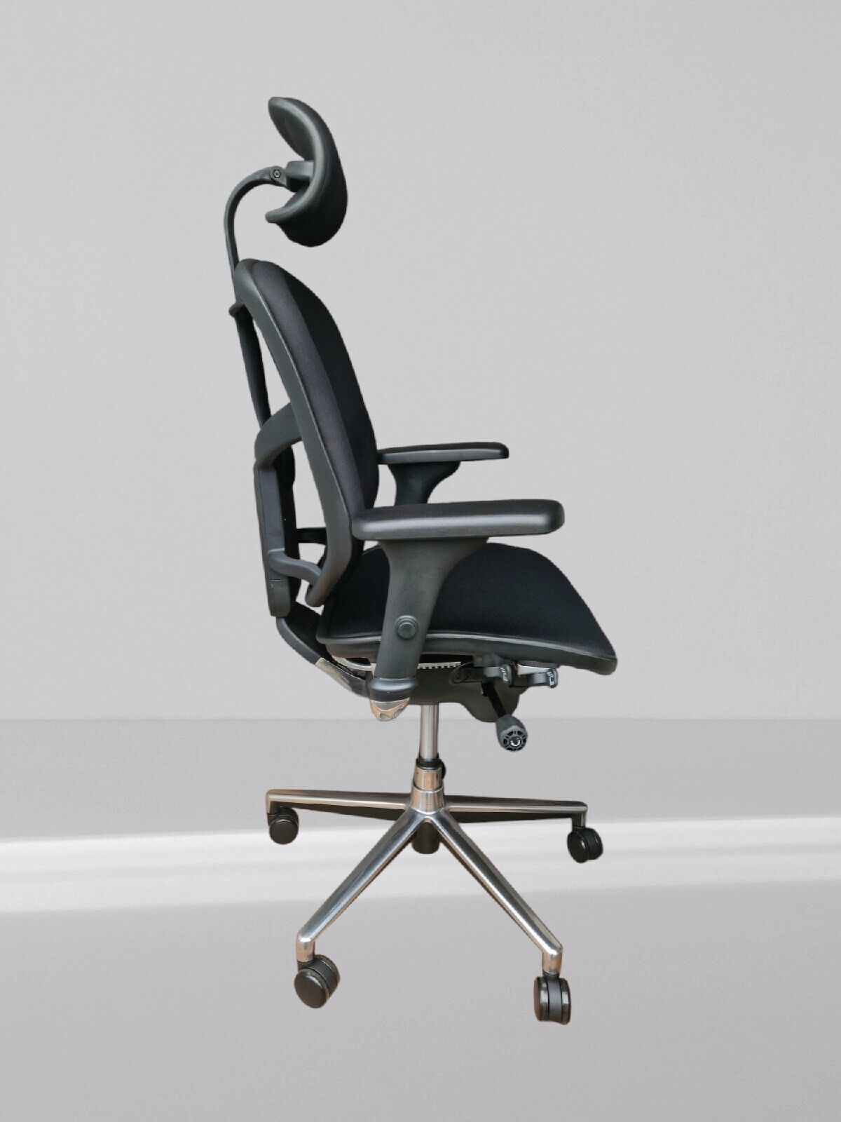 Ergohuman Comfort Enjoy Chair In Black Fabric